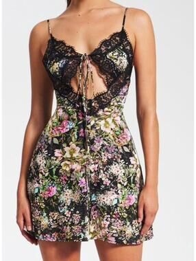 MISS CIRCLE Tehila black floral lace mini dress sz M